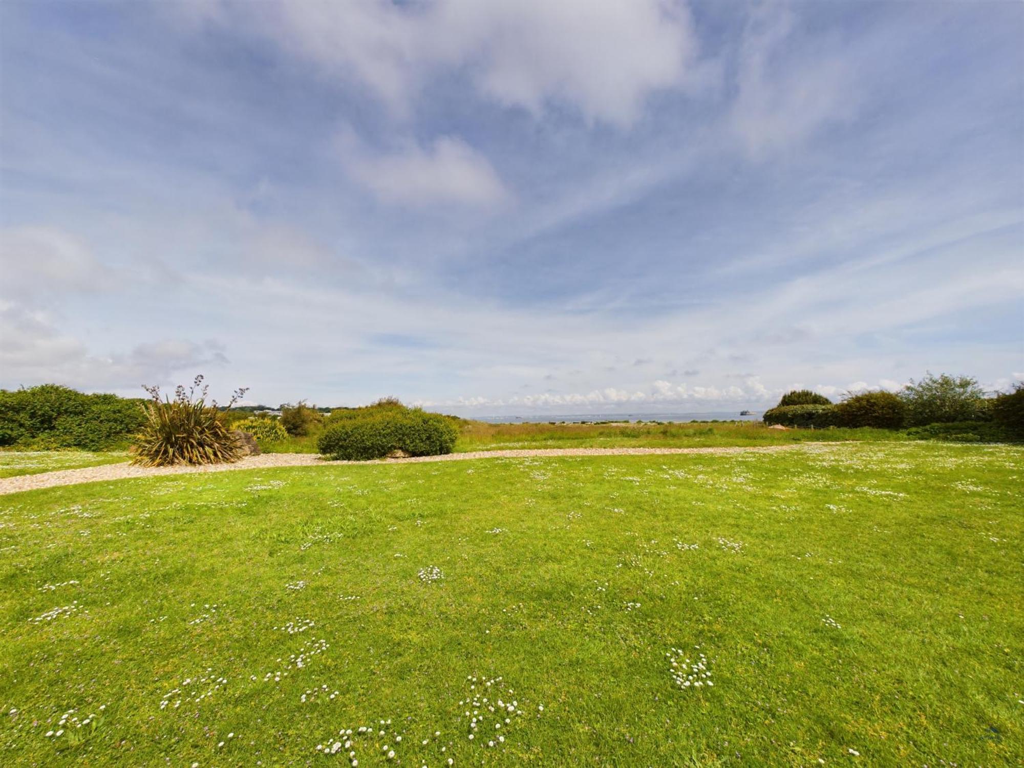 12A Solent Landing Direct Beach Access Bembridge Exterior photo